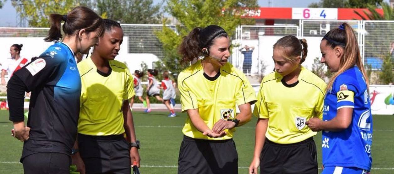 L’àrbitra Ainara Acevedo debuta a la Primera Divisió Nacional femenina