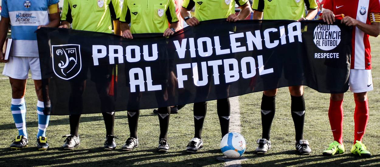 S’engega la campanya ‘Prou violència al futbol’