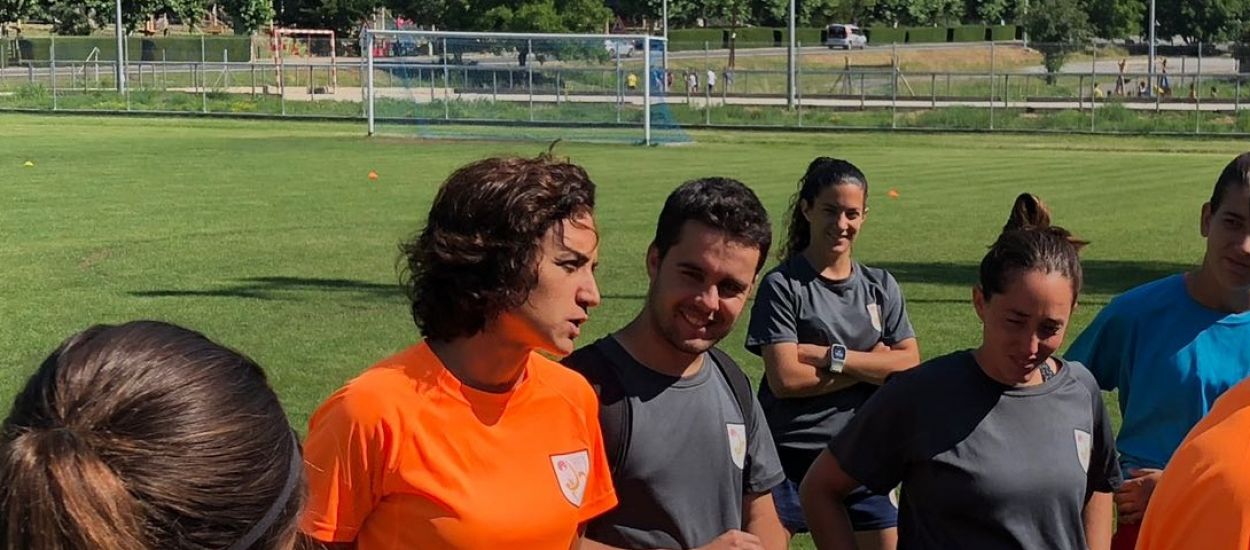 Natàlia Arroyo i Lluís Cortés visiten el Campus de Futbol Femení