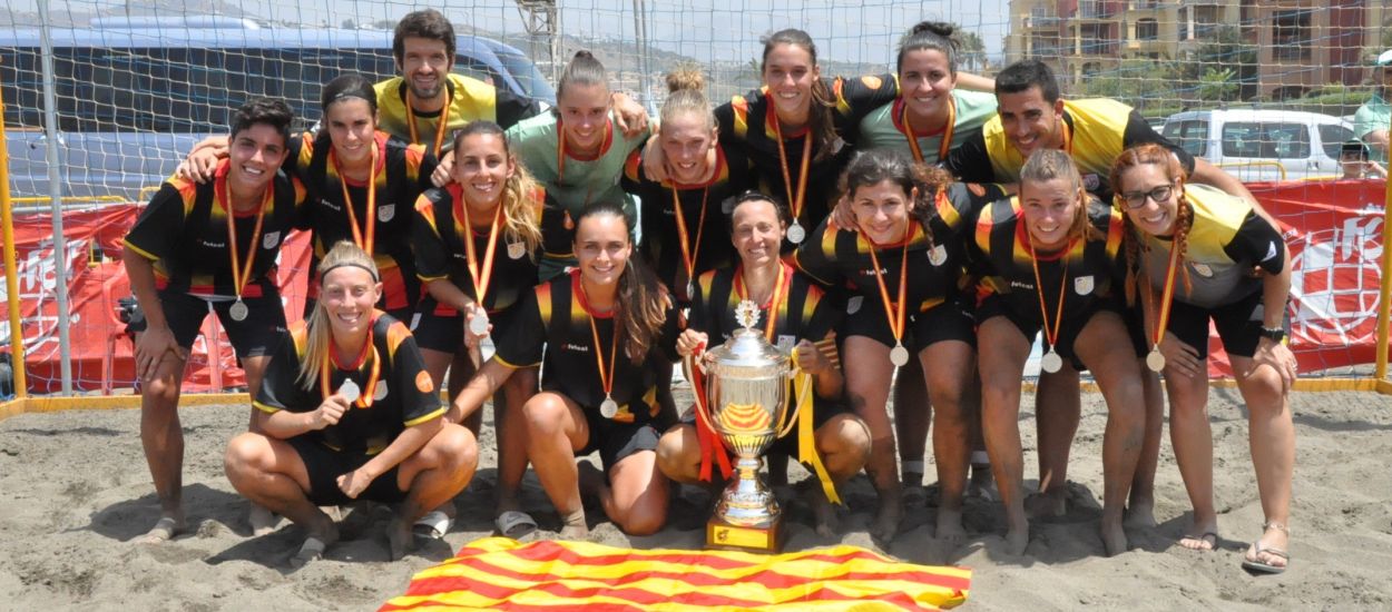 La Selecció Sènior femenina, subcampiona d’Espanya de futbol platja