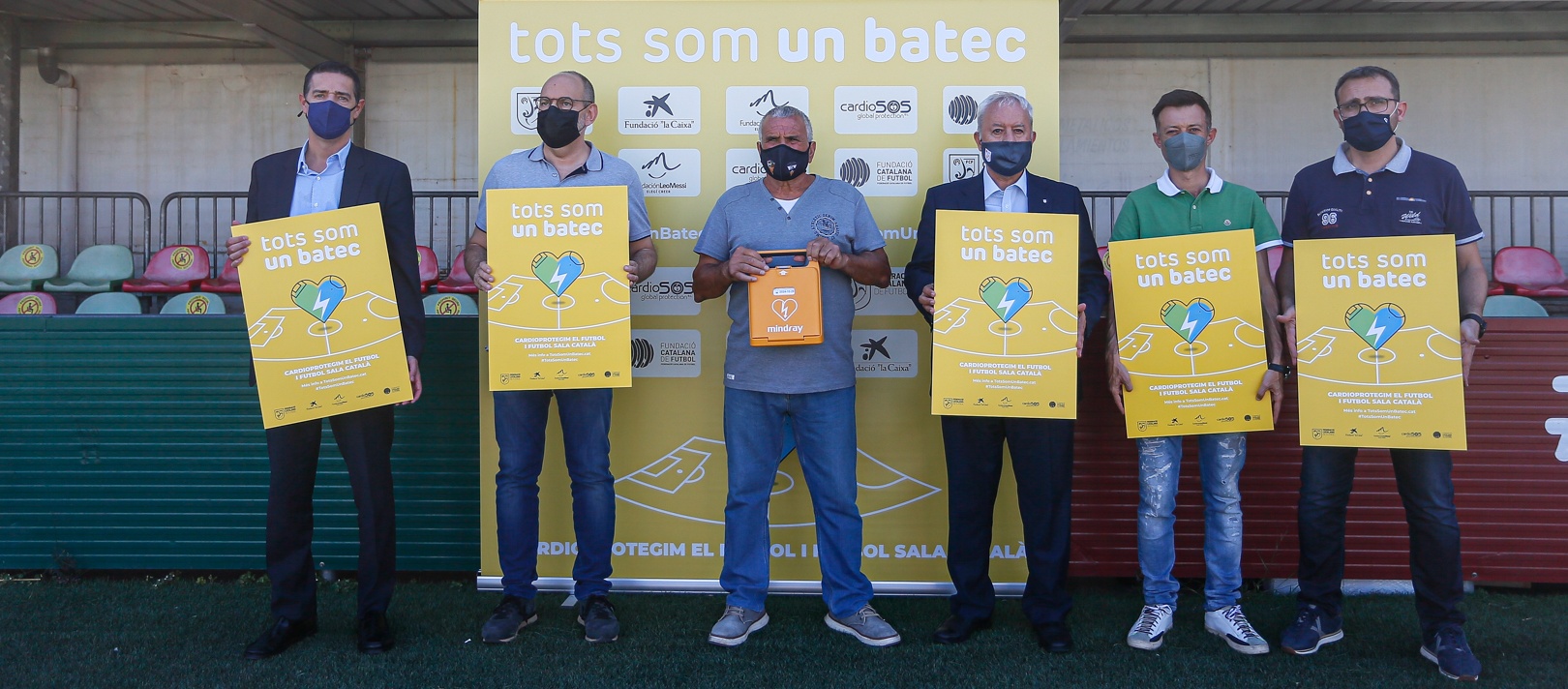 La UE Bordeta de Lleida rep el desfibril·lador de la campanya ‘Tots Som un Batec’