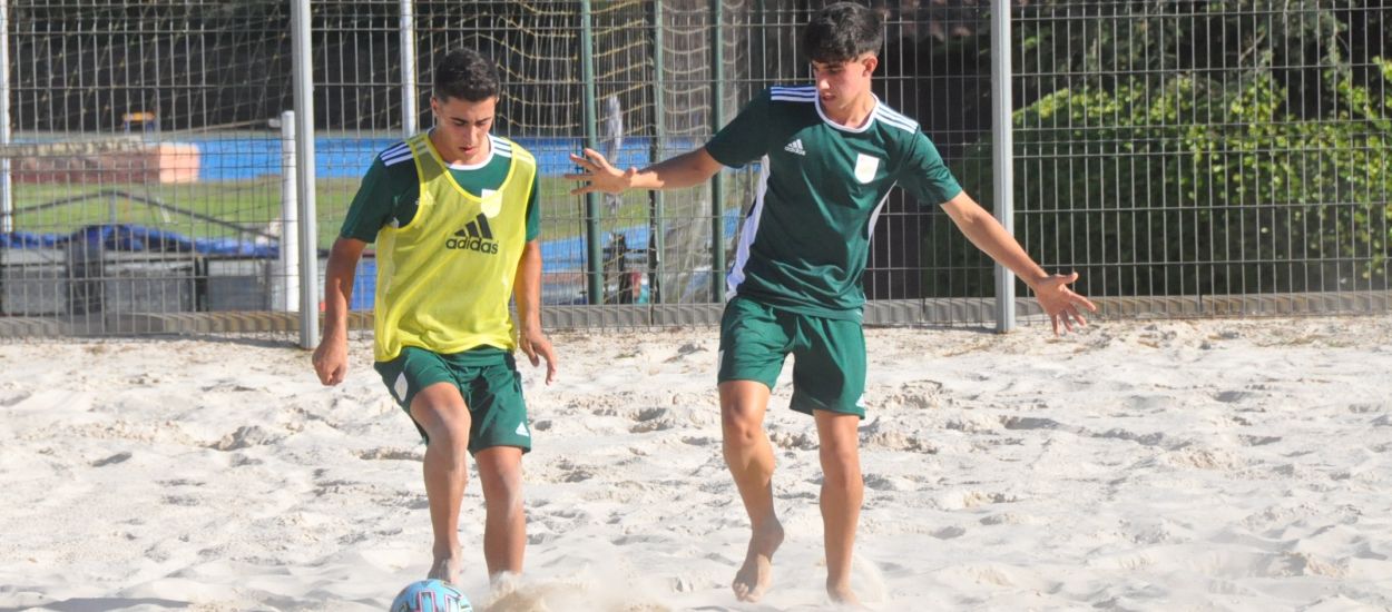 Les Seleccions Juvenil masculina i Absoluta Femenina de futbol platja inicien els entrenaments