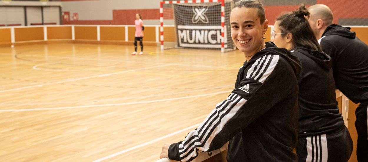Silvia González, d'àrbitra a entrenadora als Campionats Comarcals