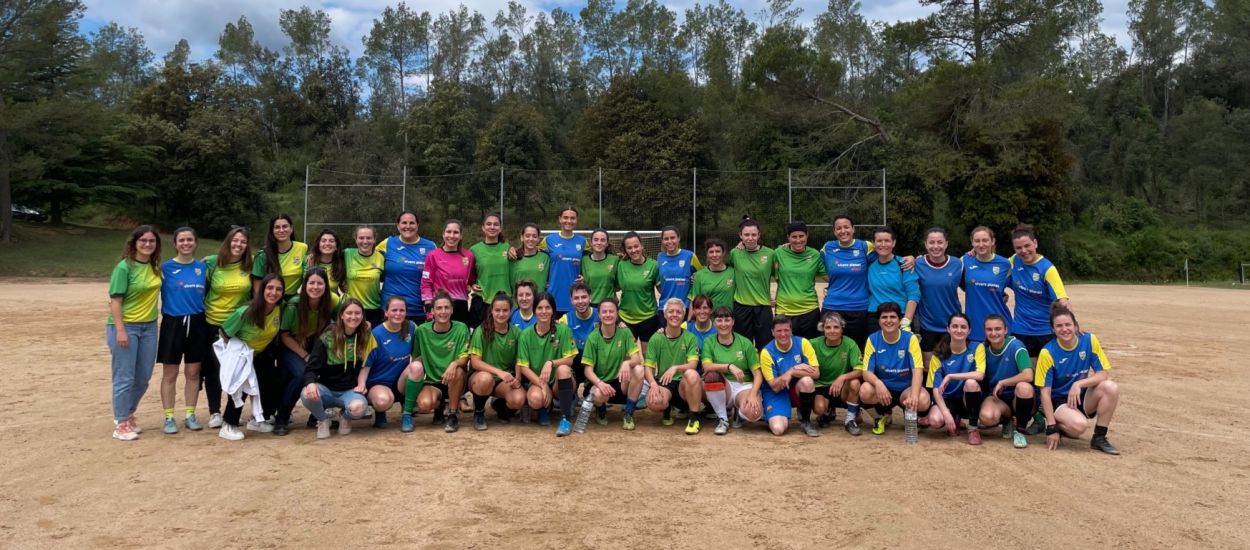 La UE La Pera celebra el 25è aniversari de futbol femení al club