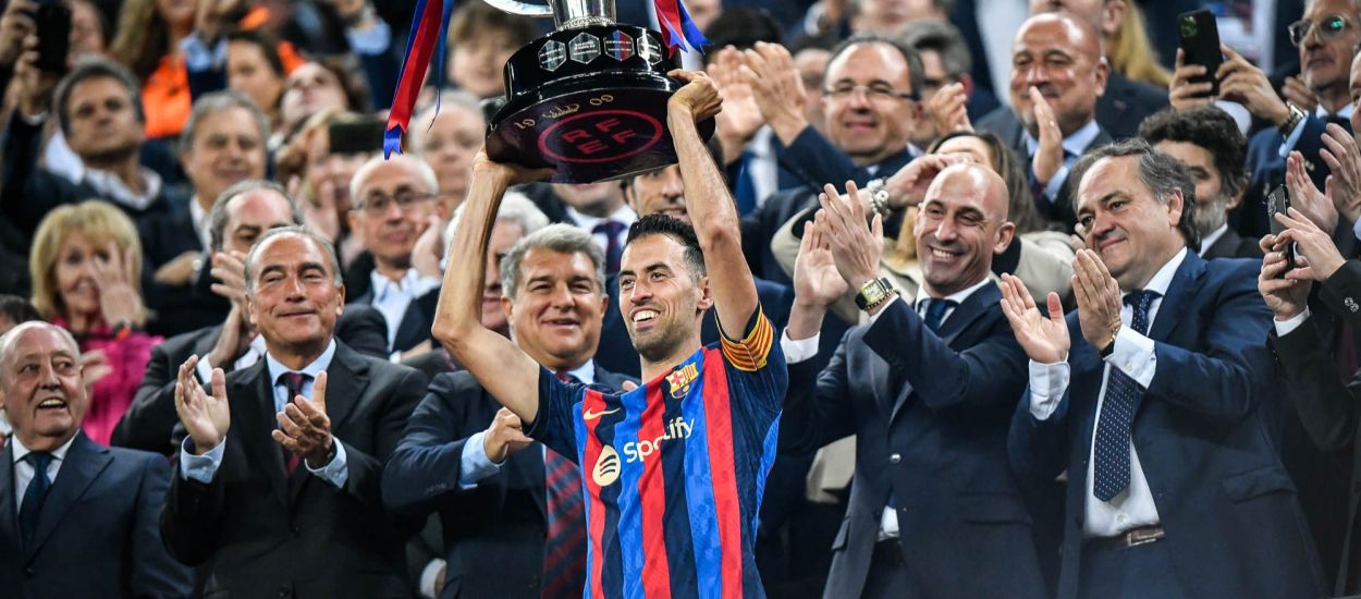 El FC Barcelona aixeca el títol de campió de lliga