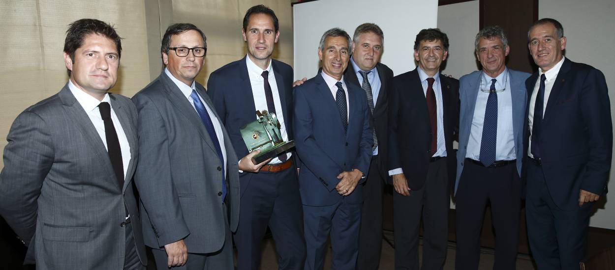 Vicente Moreno, del Nàstic de Tarragona, i Andrés Plaza, del Barça Lassa de futbol sala, premiats per la RFEF