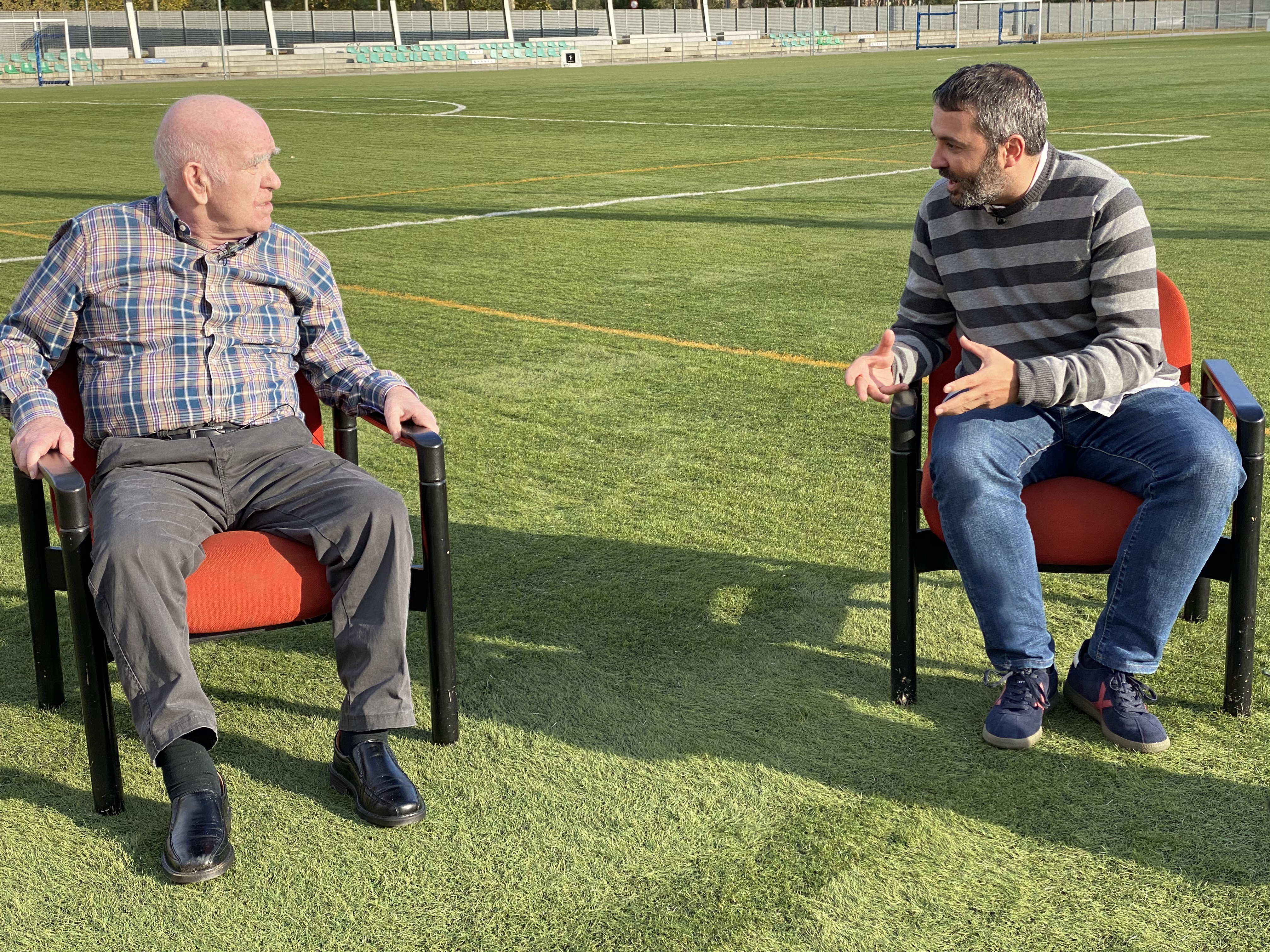 Paco Navarro amb Carles Fité, durant un rodatge de 'La Frontal' l'any 2020