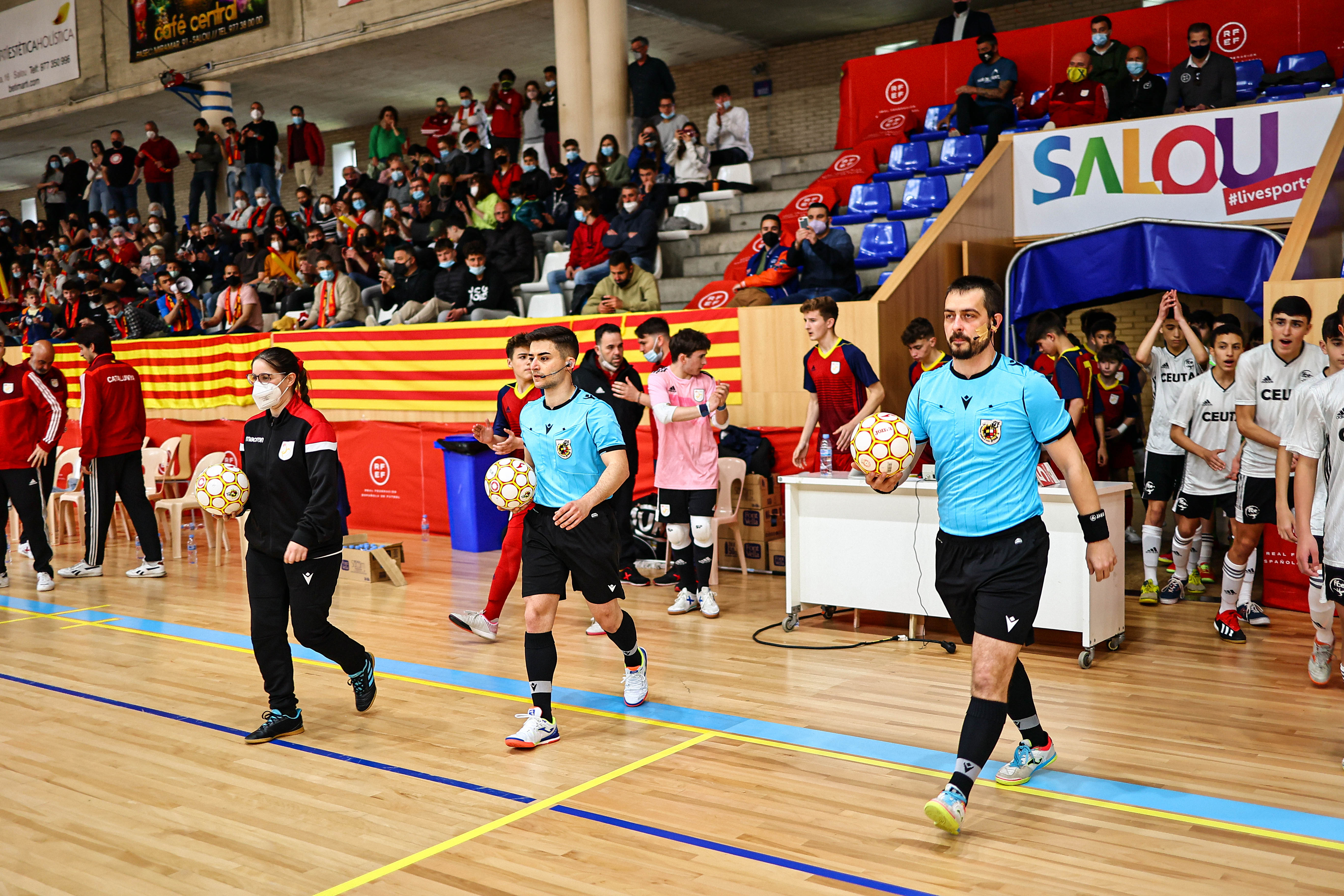 Ignasi Velasco xiulant les semifinals de Campionat d'Espanya a Salou