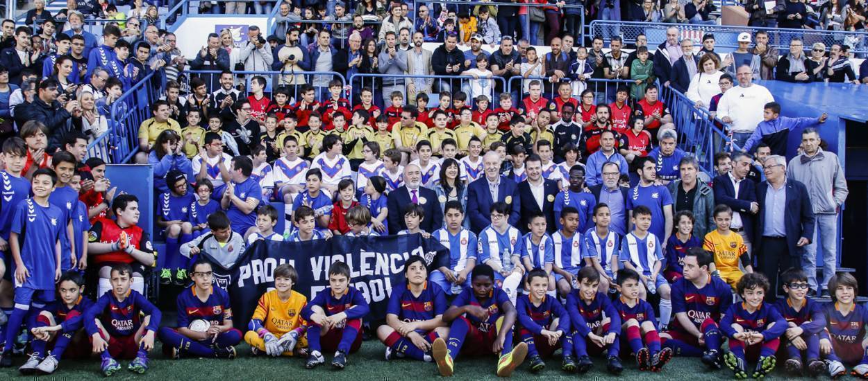 Vicente del Bosque participa en el torneig de futbol inclusiu