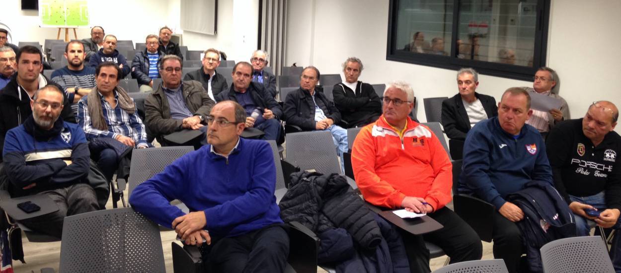 La delegació del Vallès Occidental celebra la reunió amb els clubs de Terrassa